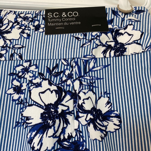 S.C & CO. Women’s Skirt  Flowers - Picture 3 of 6
